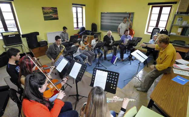 El Ayuntamiento de Tordesillas suspende el pago de los recibos de las escuelas municipales de deporte y música