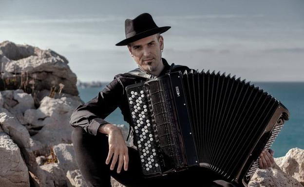 Gorka Hermosa, de estrenar disco en la Filarmónica de Berlín a hacerlo en casa