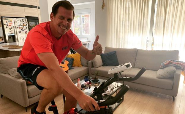 Paquito Navarro: «El preparador físico se ha motivado y manda más ejercicios que cuando voy al gimnasio»