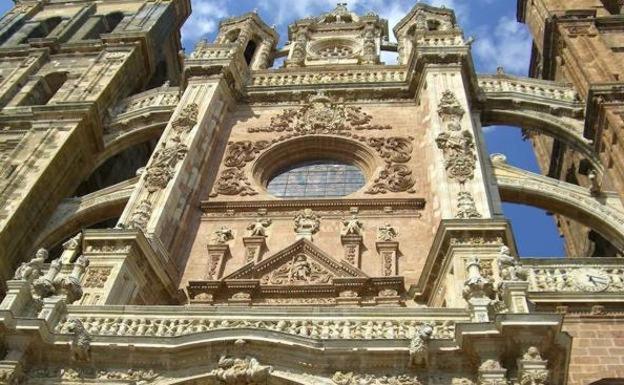La catedral de Astorga acogerá un funeral conjunto por todas las personas fallecidas en la diócesis a causa de la covid-19