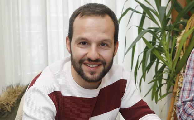 El alcalde de Barruelo se rompe dos costillas tras caerse en una visita a una obra