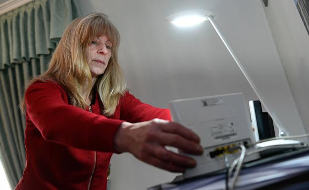 «No puede ser que tenga que estar las 24 horas pendiente de si me va a funcionar el Wi-Fi»