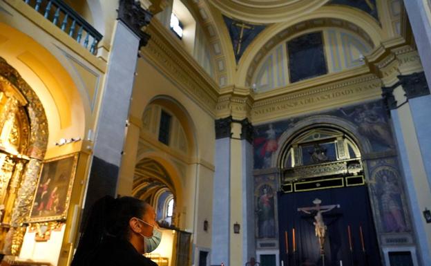 Las ceremonias religiosas de la fase 1 serán con mascarilla, separación de un metro y gel en la puerta