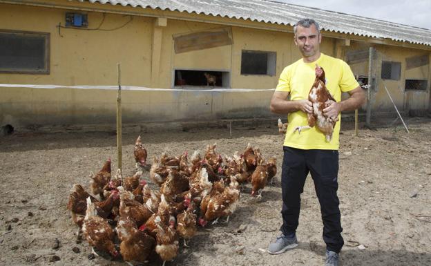 Juan Gay Domenech: «Sin agricultura y ganadería, ¿de qué se va a alimentar la sociedad?»