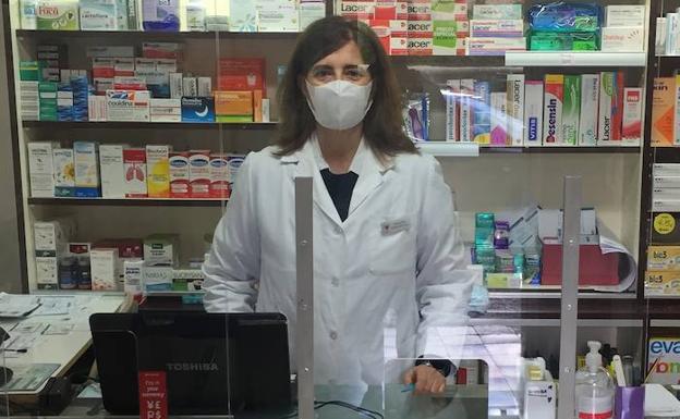 Carmen Valle: «Hemos comprobado lo importante que es tener una farmacia en los pueblos»