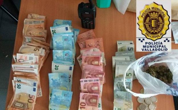 Sorprenden a un camello reincidente en plena venta de marihuana en Las Viudas