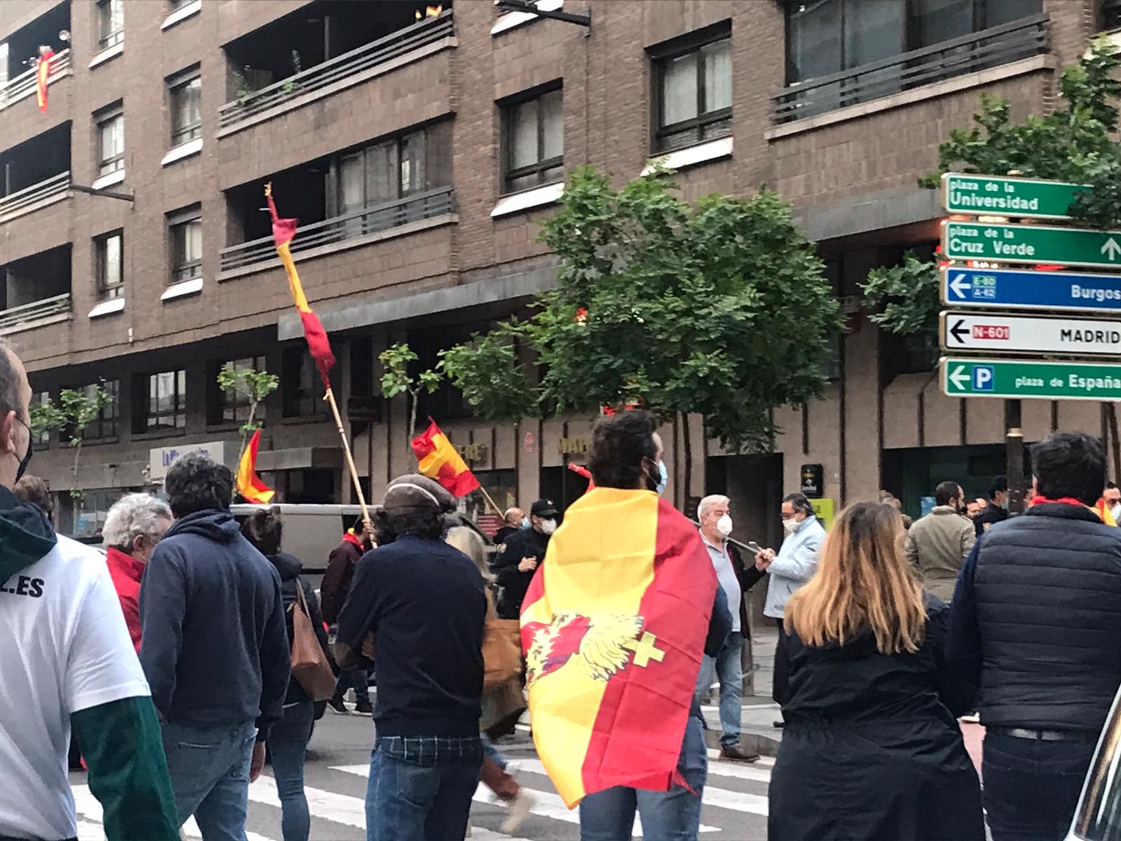 Unas 200 personas se manifiestan en Valladolid contra el Gobierno, convocados en las redes sociales