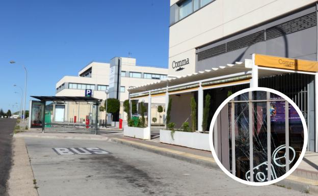 Empotran una furgoneta contra un bar del polígono San Cristóbal de Valladolid y se llevan la máquina del tabaco