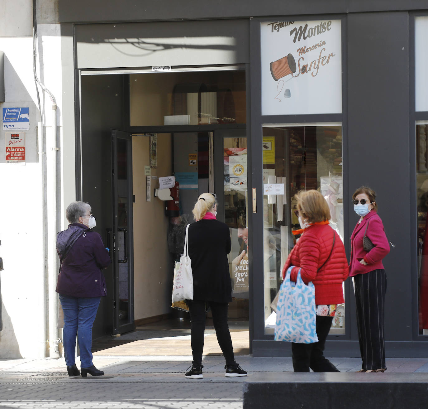 El comercio de Palencia se anima al abrir sin cita previa