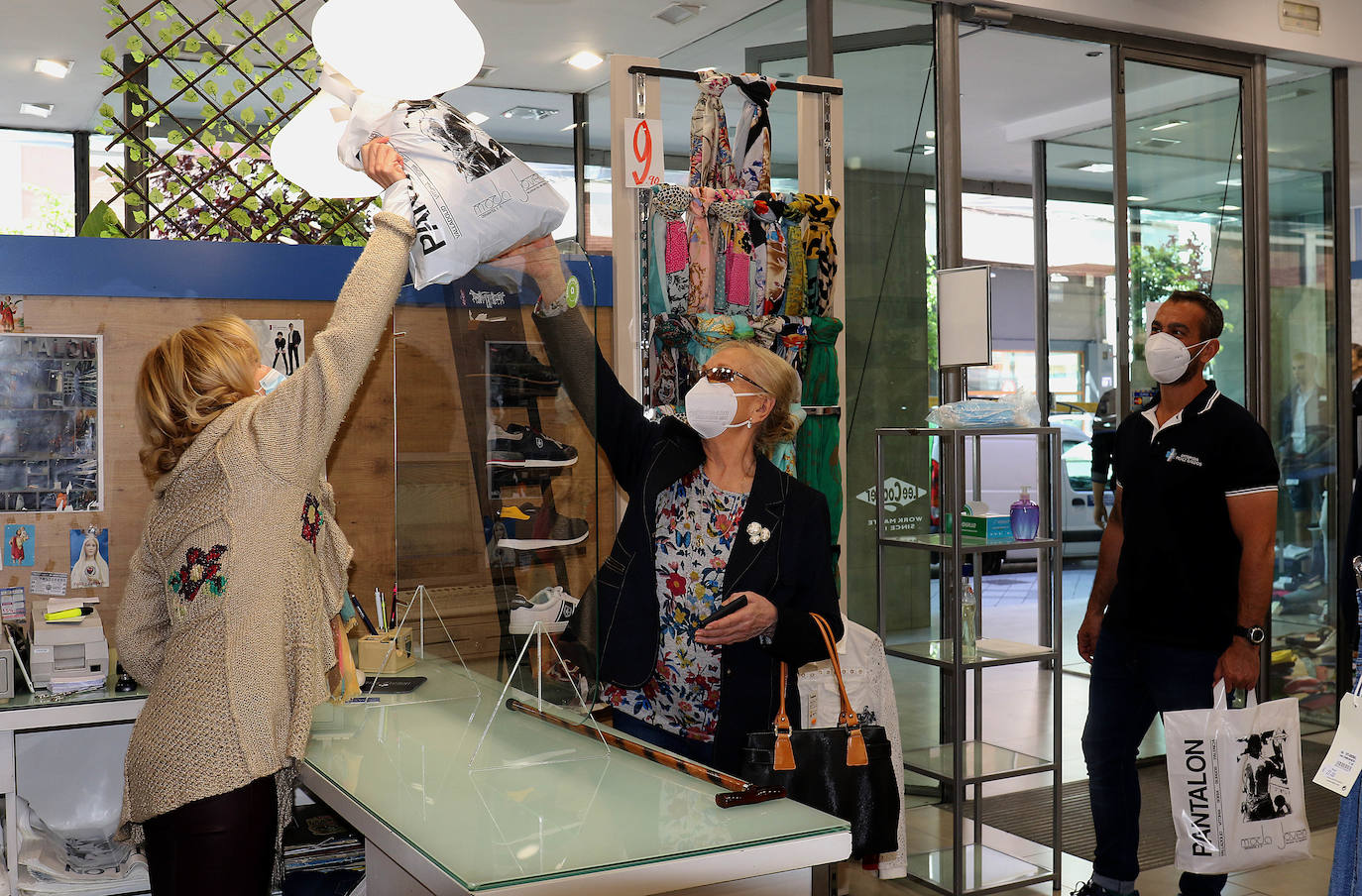 El comercio de Valladolid reabre sus puertas