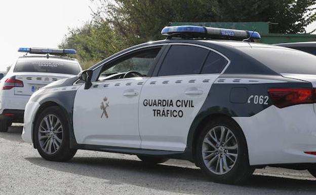 Restablecida la circulación en la A-62, a la altura de Trigueros, tras el accidente de un camión