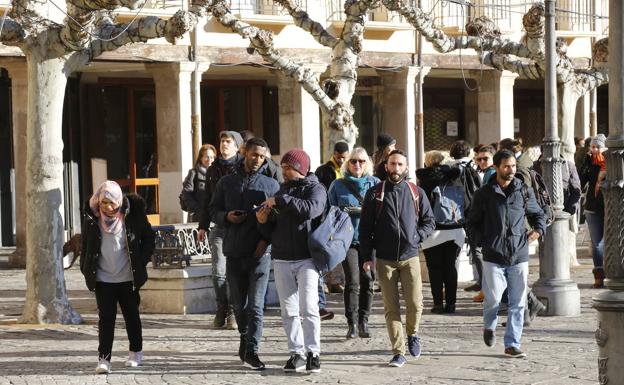 La Junta destina un millón de euros en becas para los 1.795 Erasmus+ de Castilla y León