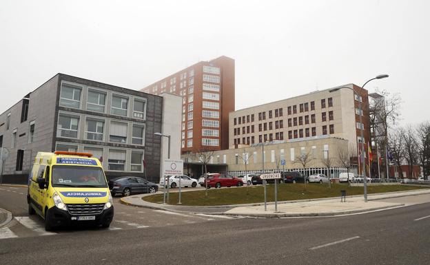 Herido un trabajador al caer desde un tejado a 3 metros de altura en Santoyo