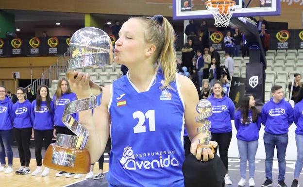 El CB Avenida hace efectiva la renovación de Hof para la temporada 2020-2021