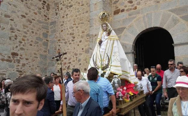 Las romerías de la Virgen de la Virgen en Valdejimena y Villanueva del Cañedo quedan suspendidas