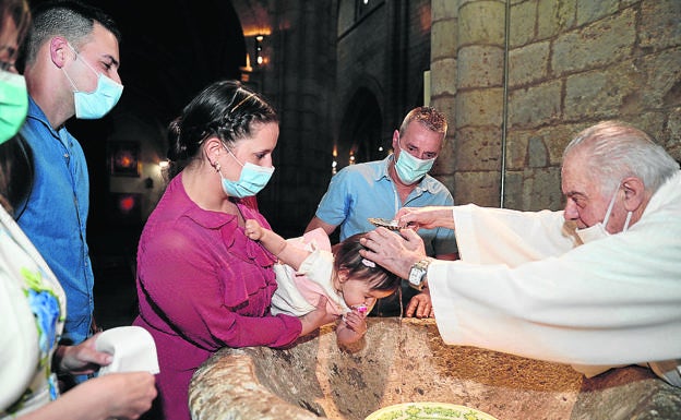 Bautizo en Palencia en fase 1: «Éramos 100 invitados y lo hemos tenido que dejar en 12»