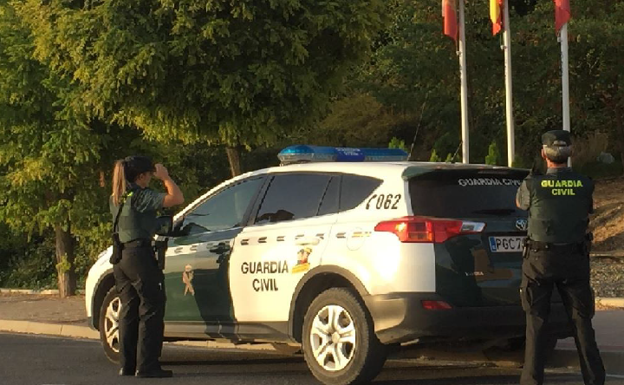 La Guardia Civil investiga a un vecino de Viana de Cega por simular el robo de su propio coche