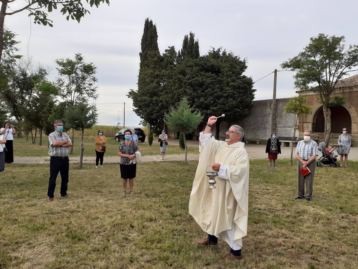 Villafrechós celebra la bendición de los campos