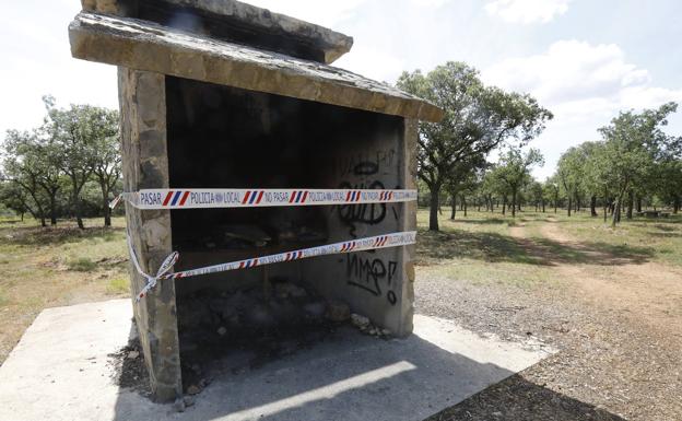 Precintan las barbacoas del Monte el Viejo y del Segundo Sotillo