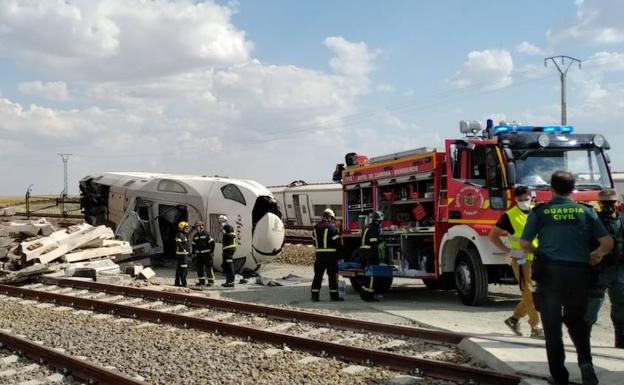 La Guardia Civil toma declaración a conductores para concretar la hora en la que cayó el coche en el accidente del Alvia