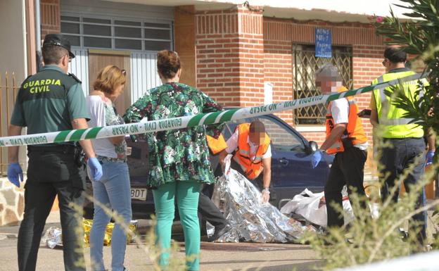 Un jurado popular juzgará al joven que cortó el cuello al novio de su madre en Nava del Rey