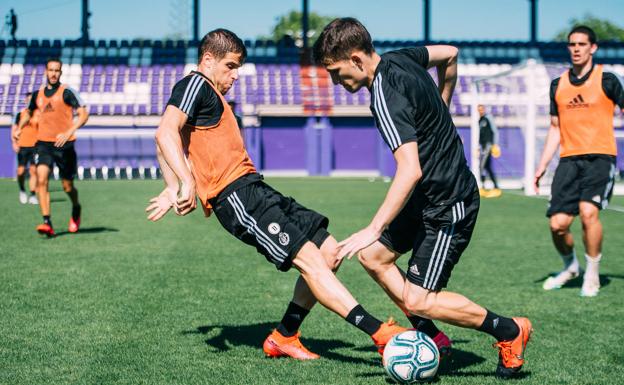 Ganas de estreno en la plantilla del Real Valladolid a ocho días de su vuelta a la competición