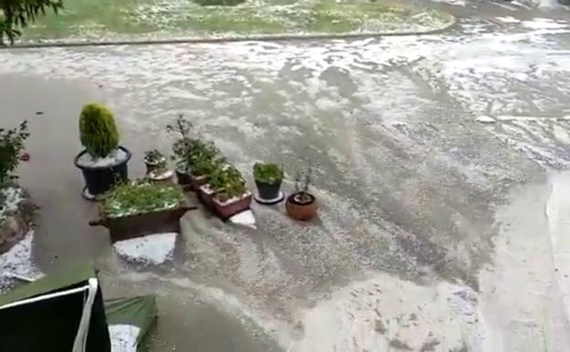 Una tormenta de granizo azota Burgos y su alfoz