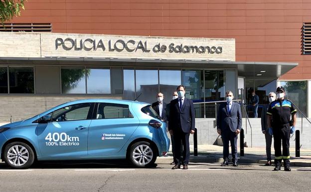 Renault e Iberdrola ceden un coche eléctrico y un cargador para la Policía Local de Salamanca