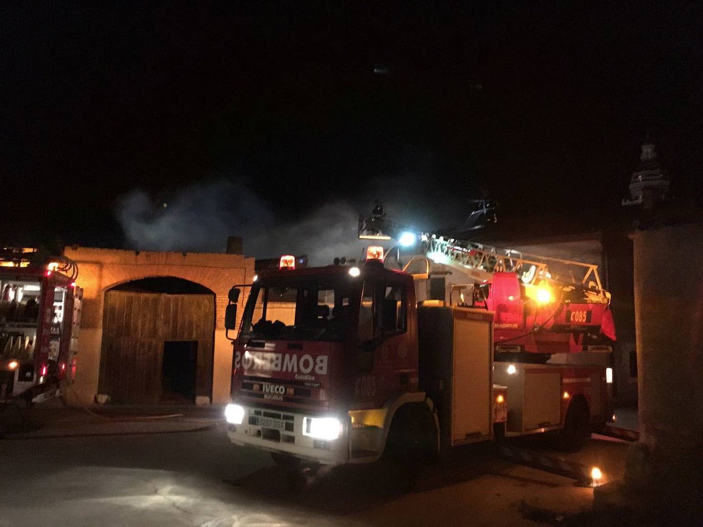 Al banquillo un octogenario que al quemar materiales en su patio provocó un incendio en la casa contigua