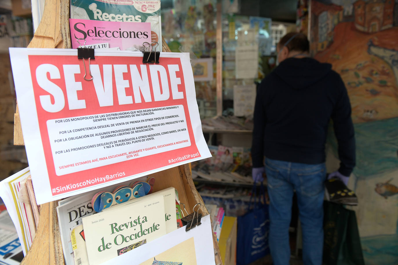 Los quioscos de Valladolid cuelgan el cartel de 'Se vende'