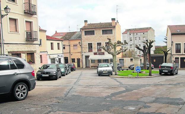 Las obras para reformar la cuellarana plaza de La Cruz comenzarán este mes