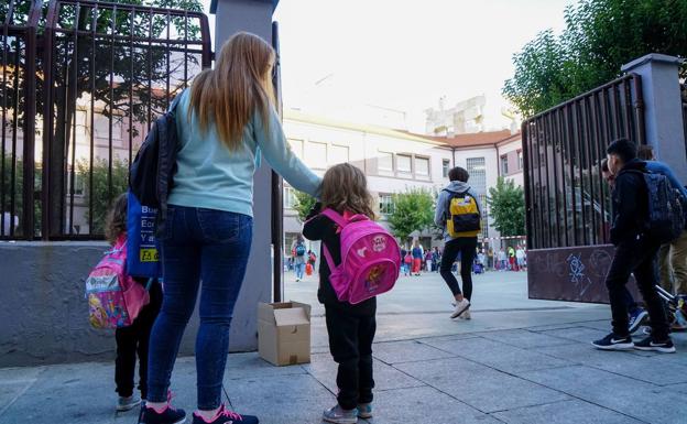 Los alumnos de Salamanca deberán esperar a agosto para saber si contarán con libros gratis