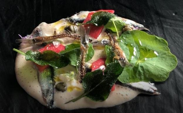 La receta de Víctor Gutiérrez: un aperitivo con boquerones