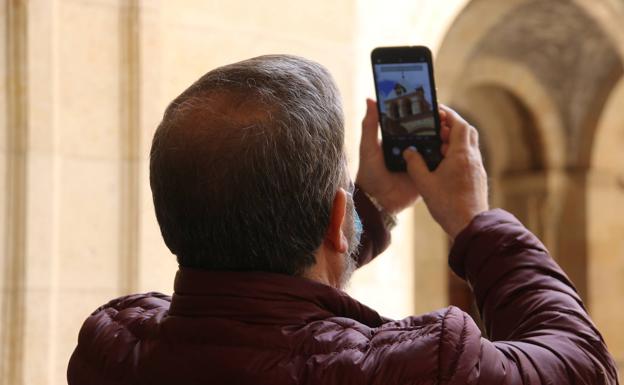 Un día en San Isidoro: así ha sido la vuelta a las visitas guiadas en el museo tras el confinamiento
