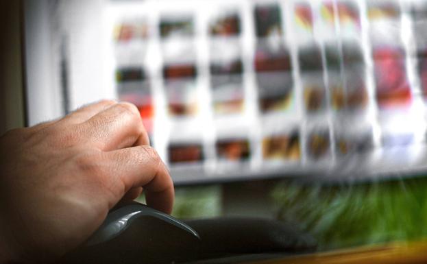 Investigan a tres valencianos por extorsionar a un palentino en Internet