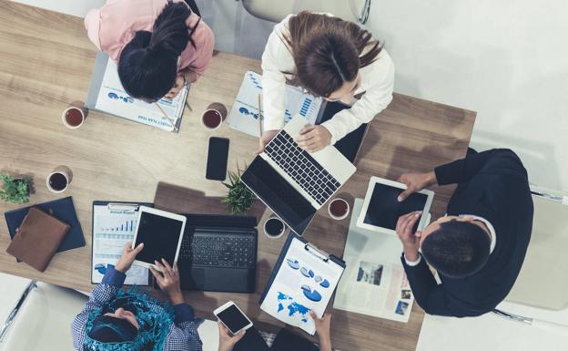 Las fases para afrontar la vuelta al trabajo presencial, según los psicólogos