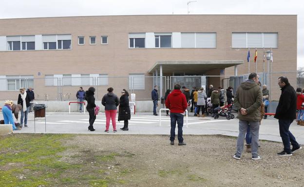 Familias del colegio de Grijota piden la congelación de los traslados de profesores