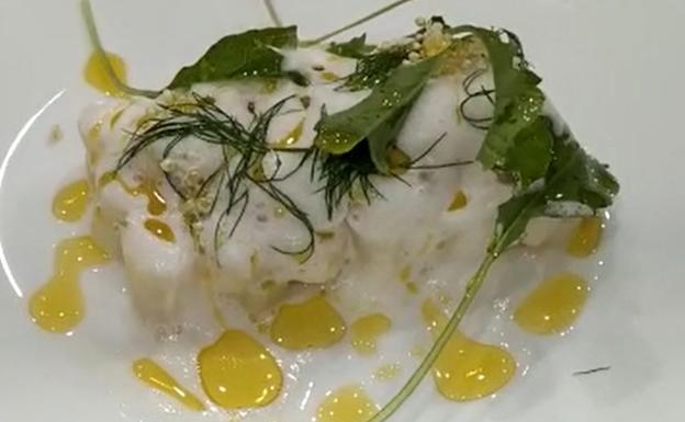 La receta de Miguel Ángel de la Cruz: espárrago de Tudela con espumoso de leche de almendra