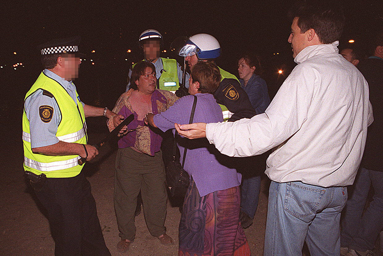 A palos en la Noche de San Juan del año 2000