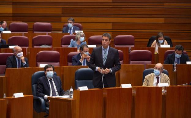 El PP reniega de la política de personal del exvicepresidente De Santiago-Juárez