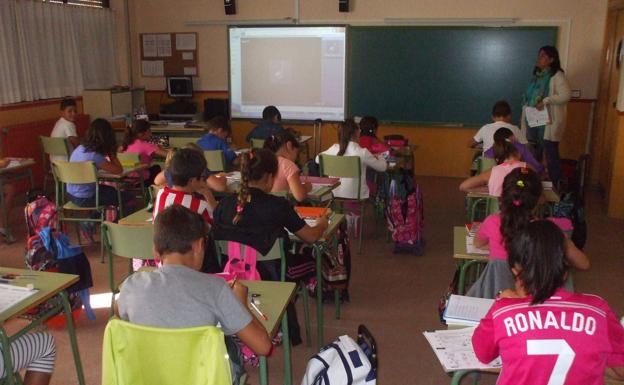 Siete de cada diez profesores de Salamanca imparten clases en centros educativos públicos