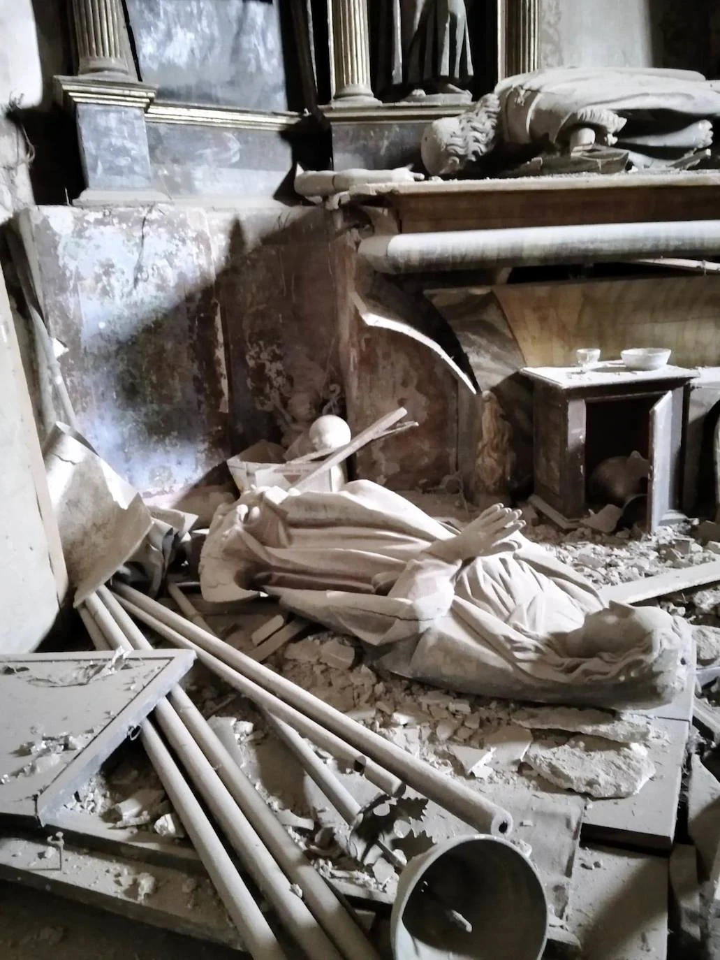 Un rayo causa graves daños en la iglesia de Almenara de Adaja