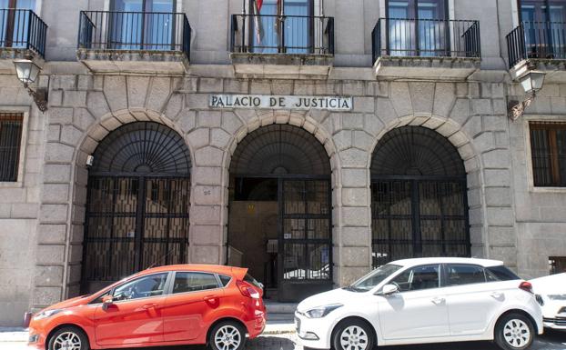 Piden cuatro y dos años de cárcel a dos clientes por dar una paliza a uno de los dueños de la discoteca Theatre