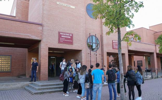 Una campaña alerta de las caídas informáticas en los exámenes online en la Universidad