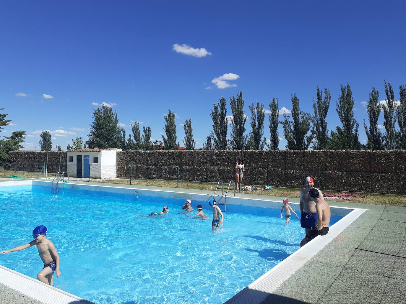 La piscina de Cuenca de Campos abre sus puertas