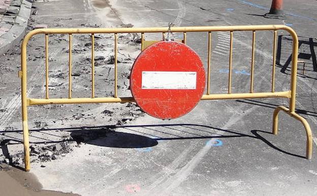 Cortada la A-601 a la altura del Polígono de San Cristóbal, en Valladolid