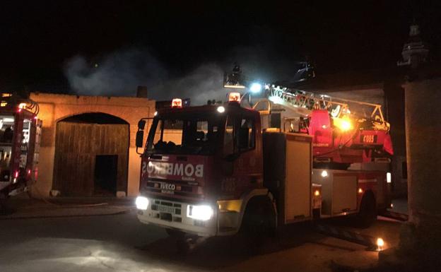 Un octogenario será juzgado mañana por originar un fuego que destruyó una casa en Matapozuelos