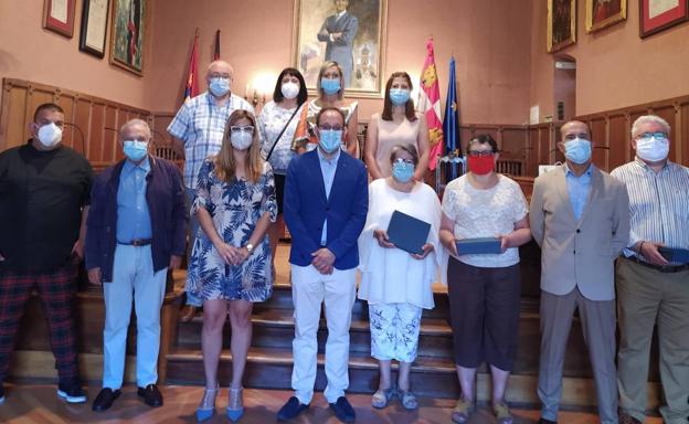 Homenaje a varias organizaciones de Ciudad Rodrigo por su ayuda durante la covid