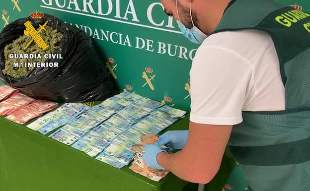 Detenidos en un control de tráfico en Burgos tres personas con casi 4 kilos de droga y 15.000 euros