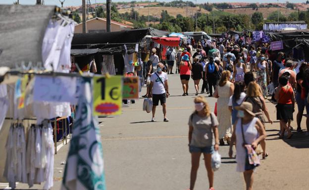 El rastro de Salamanca reabre casi cuatro meses después de su clausura